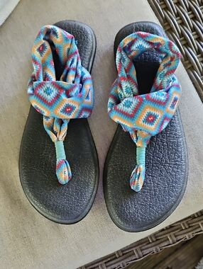 Sanuk Multicolor Aztec Print Fabric Thong Sandals 9